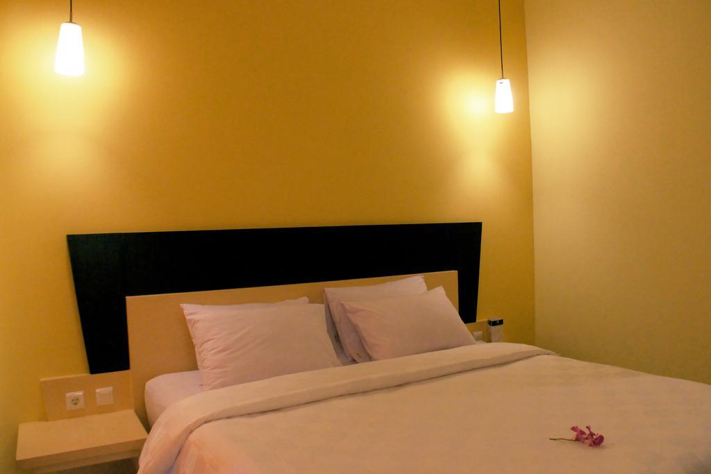 M Hotel Mataram Habitación foto
